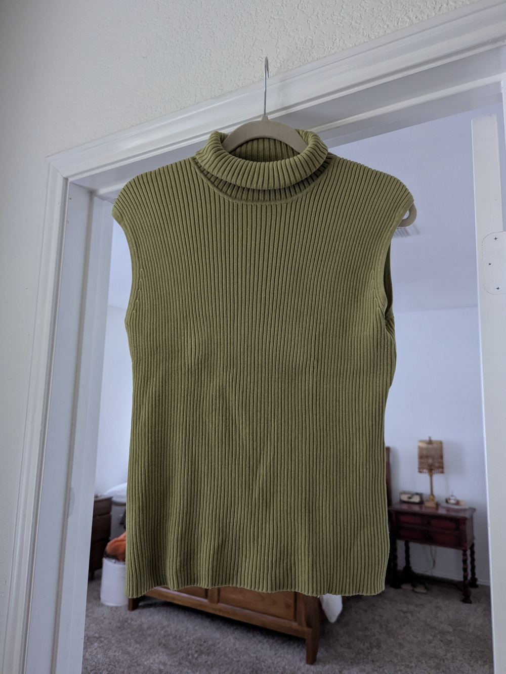 Chico's Olive Green Sleeveless Ribbed Turtleneck Sweater